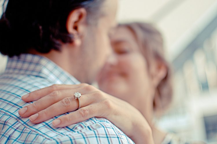 how to pick an engagement session outfit