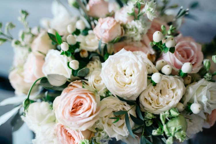 pros and cons of a Friday wedding