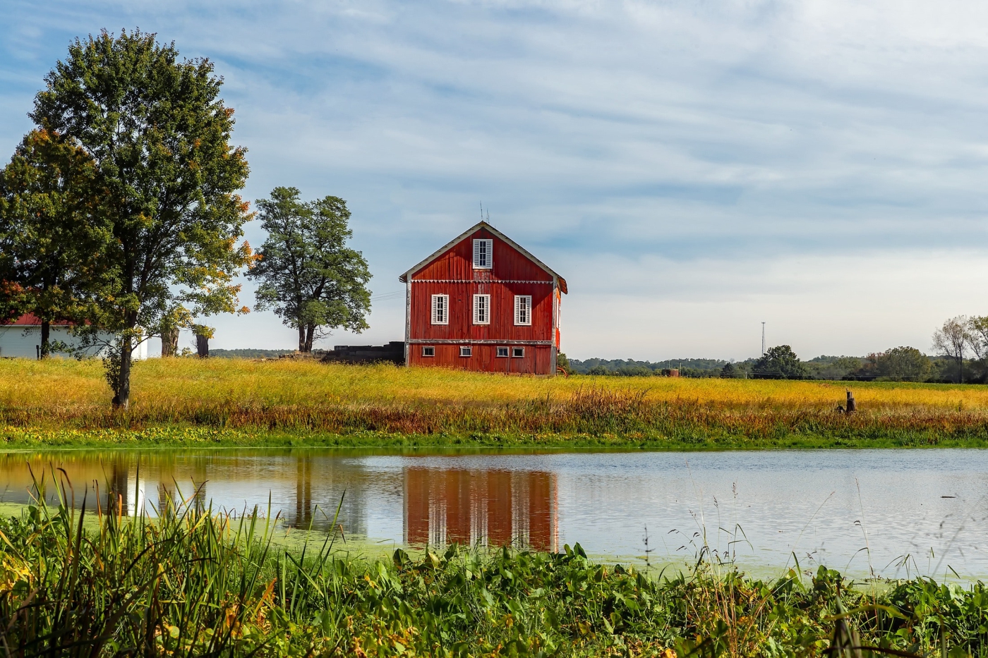 how to plan a barn wedding